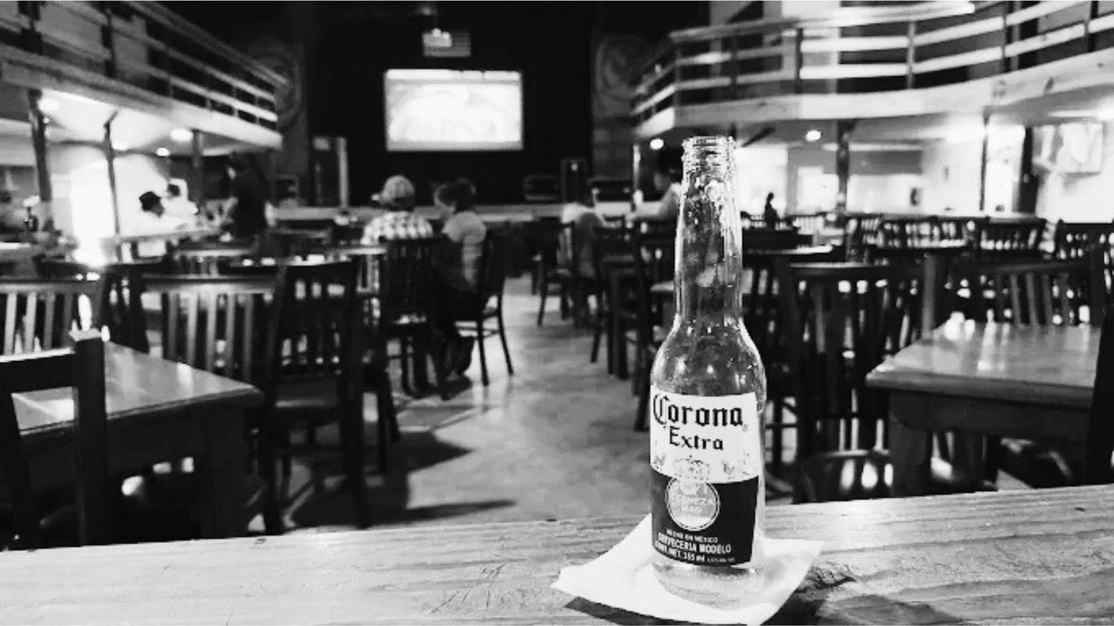 Ruta de cantinas. El Gallo de Oro: una cantina en el corazón Monterrey, con cerveza fría a buen precio y seguridad las 24 horas
