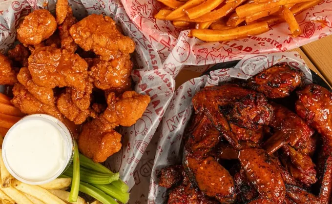 Nos dijeron que el Super Bowl se disfruta más con boneless y alitas. Aquí 7 opciones alrededor de toda la ciudad: comfort food, cerveza y variedad de salsas picosas 