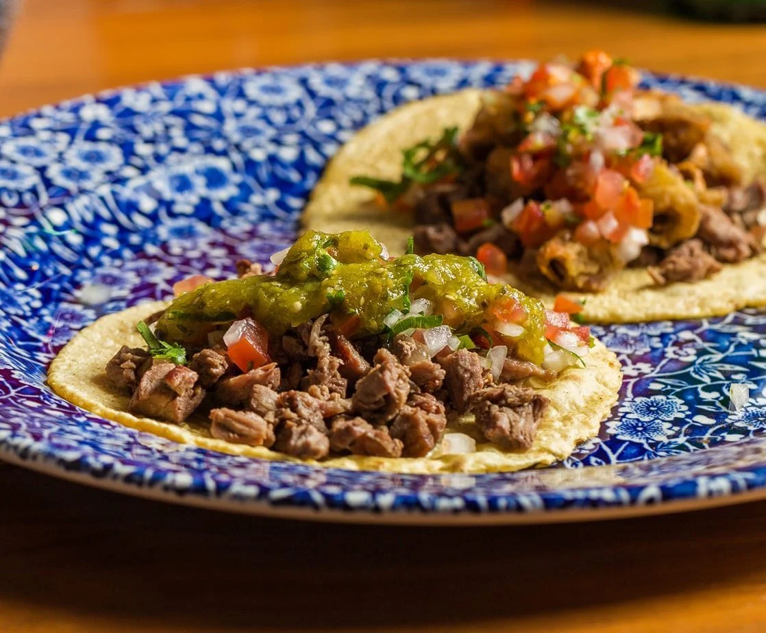 Las taquerías en Monterrey deberían ofrecer más salsas aparte de la roja y la verde cremosa, aquí te explicamos por qué