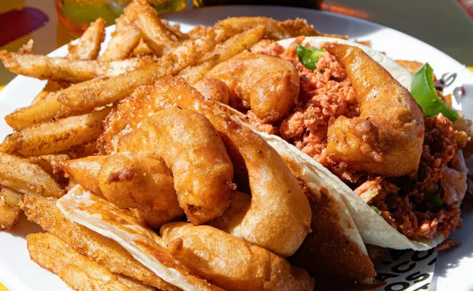 ¡Aún no se acaba la Cuaresma! Aquí 3 recomendaciones en SPG, MTY y SNN con tacos de mariscos grandes al estilo 'Baja'. Con 2 vas a quedar satisfecho - Casual, Nuevo León