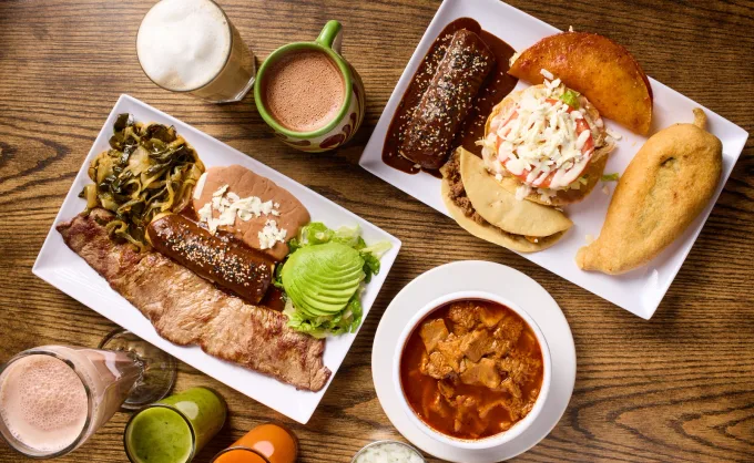 No tienes que ir a un restaurante "fit" o saludable para continuar con la dieta. Aquí la recomendación de Vanessa Sierra en Palax