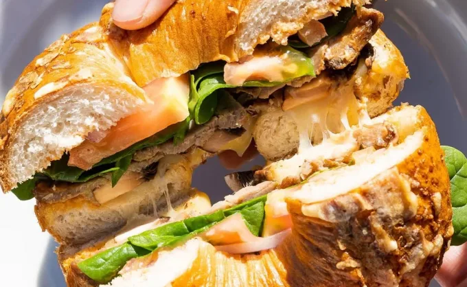 Cafés independientes de NL. ¿Desayuno al estilo Nueva York? Nos dijeron que en estas 3 cafeterías preparan los mejores bagels con salmón, roast beef, huevo y pollo