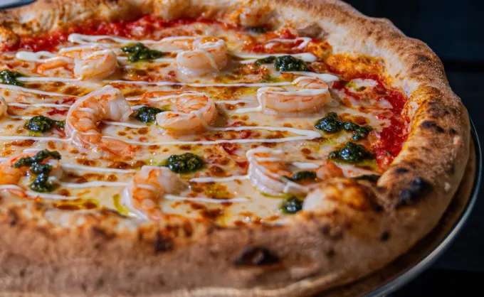 Tres lugares con variedad de pizzas de mariscos en MTY