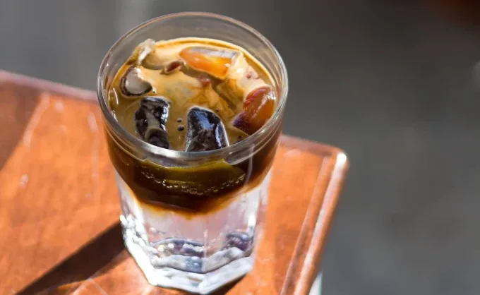¿Qué pasa cuando las grandes cadenas se "inspiran" de las cafeterías locales? Parece que la creatividad surge de las barras de especialidad — Gastronomía en Monterrey, Nuevo León