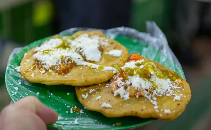 Ruta de mercados. Colón, desde 1884, sobrevivió un incendio, demoliciones y reubicaciones. Actualmente, Antojitos Pily es su alma gastronómica en el centro de MTY