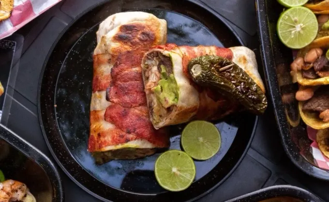 Infografía. Nuestros lectores nos recomendaron 7 burritos gigantes y llenadores en NL: tortillas de más de 30cm rellenas de carne y queso. ¿Cuántos puedes?