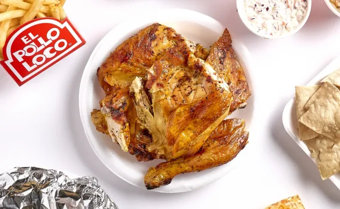 El Pollo asado de El Pollo Loco ya es "Platillo Icónico de NL". Más de 50 años de historia, legado de una tradición familiar y un clásico en las mesas regiomontanas
