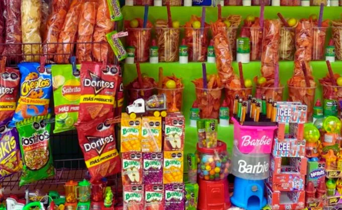 Ruta de mercados. Con una longitud récord de casi 30 cuadras, el Mercado Solidaridad ofrece comida regional, tacos, tortas, elotes asados y hasta cabrito 