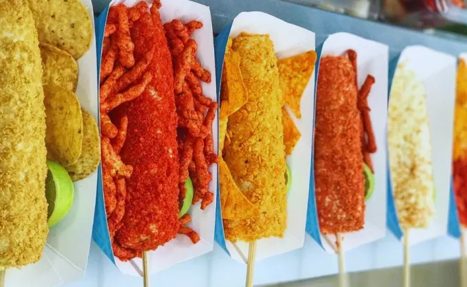 Ruta de mercados. Mercado del Chorro: fin de semana en la tarde, comida sudamericana, antojos, productos orgánicos, música de los 60, karaoke y hasta pasillo vegano