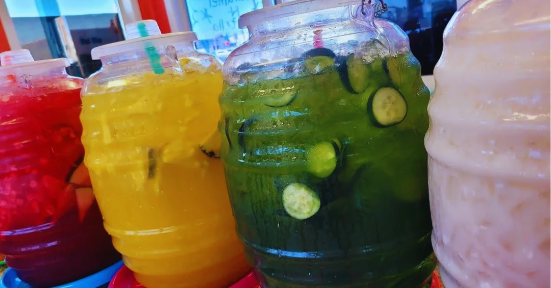 Ruta de mercados. La Florida: jueves y sábados por la mañana, conocido por sus pacas de ropa, lotería, desayunos, aguas frescas, gorditas, menudo, barbacoa y más