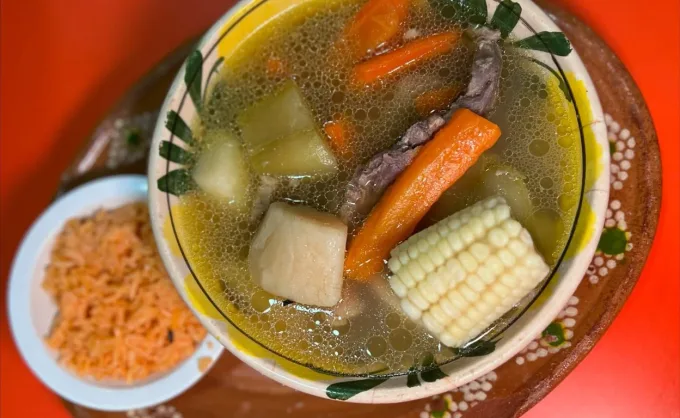 Para los 'Godínez': visitamos el Centro de Monterrey y encontramos 3 opciones de comidas corridas en Garibaldi con servicio rápido y buena relación calidad-precio