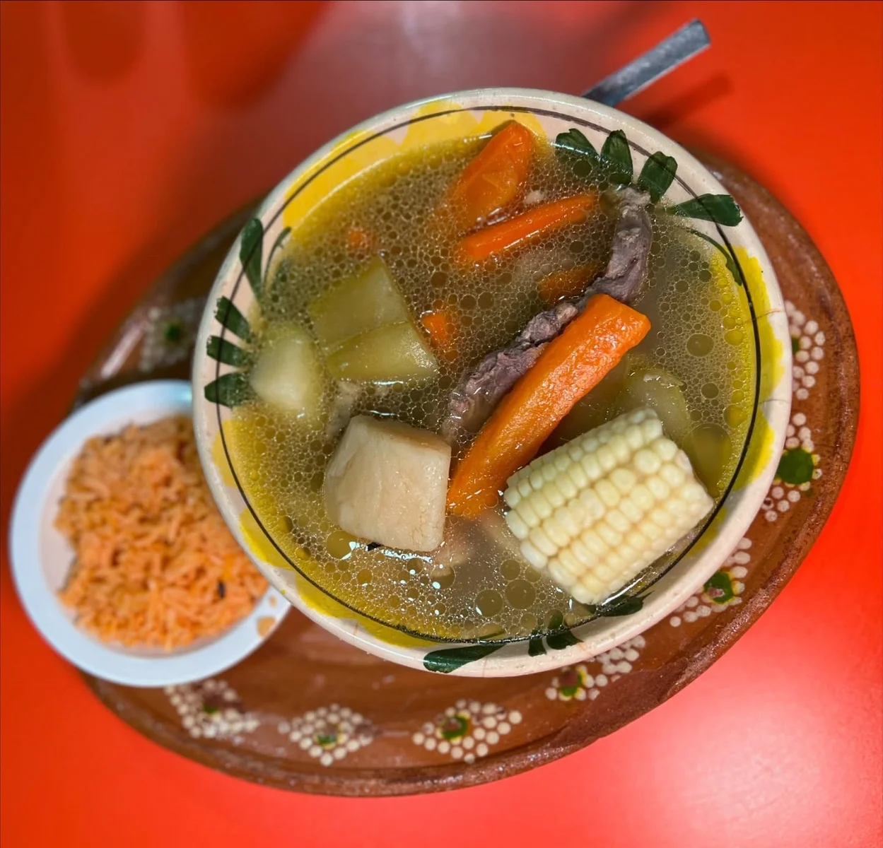 Para los 'Godínez': visitamos el Centro de Monterrey y encontramos 3 opciones de comidas corridas en Garibaldi con servicio rápido y buena relación calidad-precio