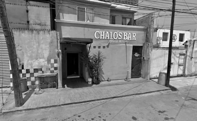 Chalo's Bar