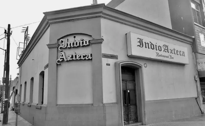 Ruta de cantinas. Indio Azteca: desde 1920, adobo de cerdo con receta secreta, solamente entran hombres en su ubicación original y siempre-llena a la hora de comer