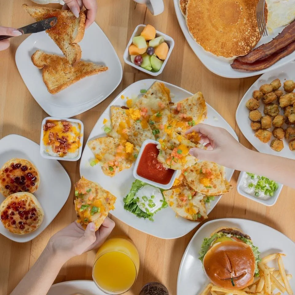 Semana Santa 2026.  ¿Ya te levantaste temprano para volver a NL? Aquí 2 opciones para desayunar al estilo americano en McAllen: Birdie Bistro y Jimmy's Egg