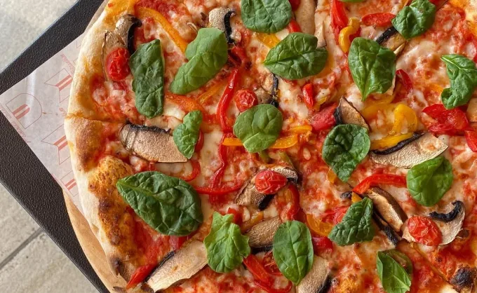 ¿Estás a dieta pero tienes ganas de pizza? No te quedes con el antojo: Vanessa Sierra nos dice qué podemos pedir en Pizza Studio para comer sin culpa - Italiano y pizza, Nuevo León