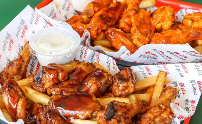 El Duck Fest será el 1 y 2 de mayo en Santiago. Más de 10 músicos de contry y 'foodtrucks' al estilo americano con BBQ, elotes, alitas, helado y hamburguesas - Económico, Nuevo León