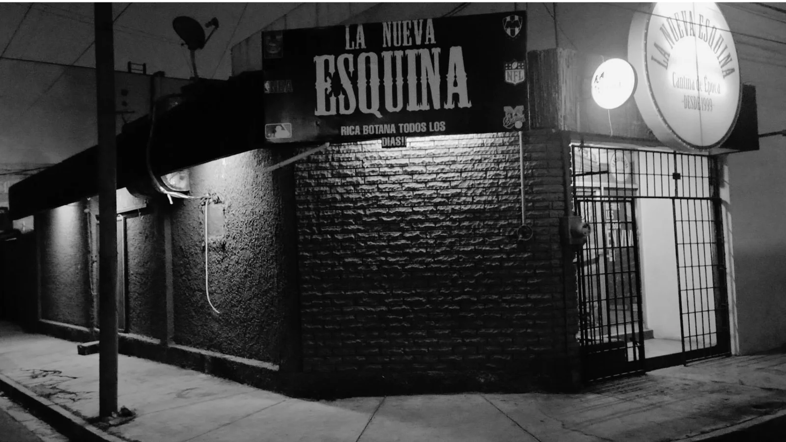 Ruta de cantinas. La Nueva Esquina: desde 1999, con bebidas preparadas, comida mexicana y mariscos, con su especialidad, el cortadillo