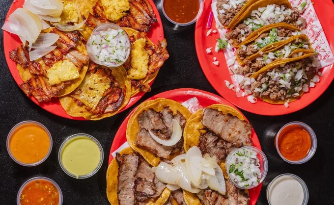 ¿Ya te aburriste del trompo y el bistec? Si tienes ganas de probar algo diferente, aquí 3 taquerías al estilo CDMX en Cumbres con molleja, tripita y tacos mixtos