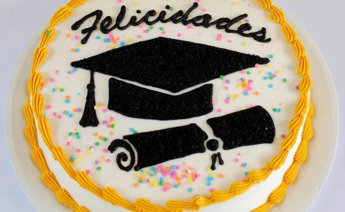 Para festejar al graduado qué mejor que un pastel decorado. Nuestros lectores nos recomendaron sus 5 opciones favoritas sobre pedido en MTY Sur - Carretera, Nuevo León