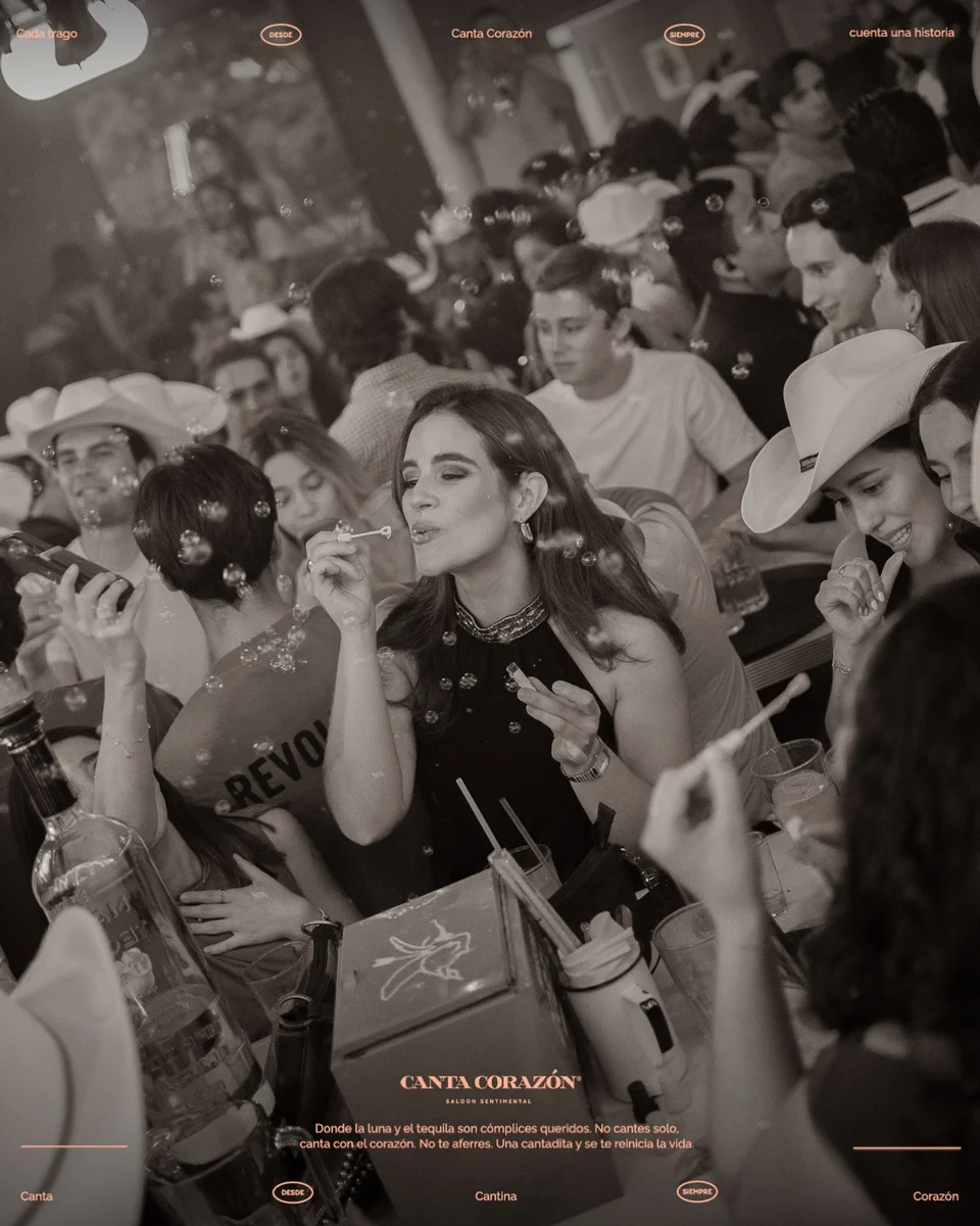 Tres bares karaoke para juntarse con amigas en MTY y SPG