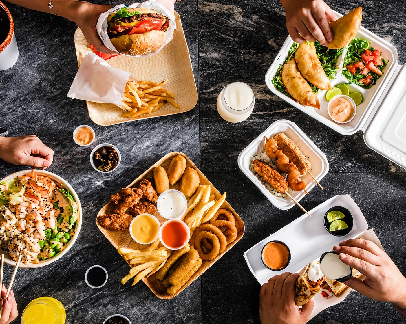 ¿Y si en lugar de ir a un bar o restaurante mejor ves el partido en un food park? Aquí 3 opciones en SNN, GPE y MTY con variedad de comida, bebidas y buena pantalla