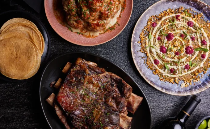 "Si le pudieras recomendar a un amigo extranjero solo un restaurante, ¿cuál sería?" Residente le hizo esta pregunta a 1,000 regios, aquí  el top 10 más mencionados — Gastronomía en Monterrey, Nuevo León