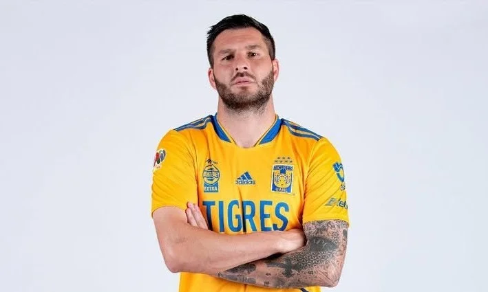 Gignac también se suma a la tendencia y abrirá su propio restaurante en San Pedro: Petite Canaille, pizza a la leña. Se rumora que falta poco para su apertura...
