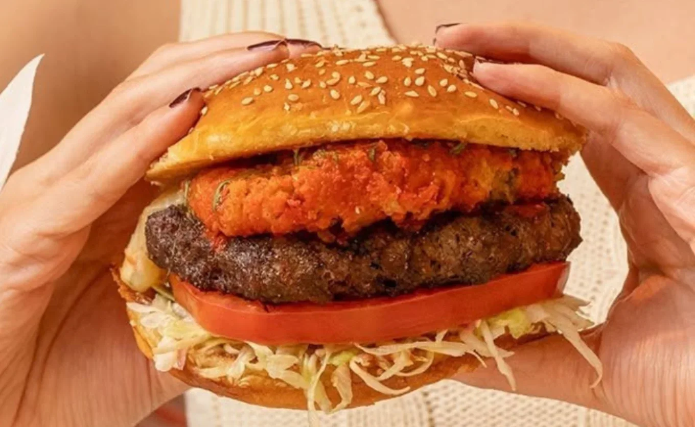 "Sí puedes comer hamburguesas y continuar con la dieta " Vanessa Sierra. Aquí su recomendación — Gastronomía en Monterrey, Nuevo León