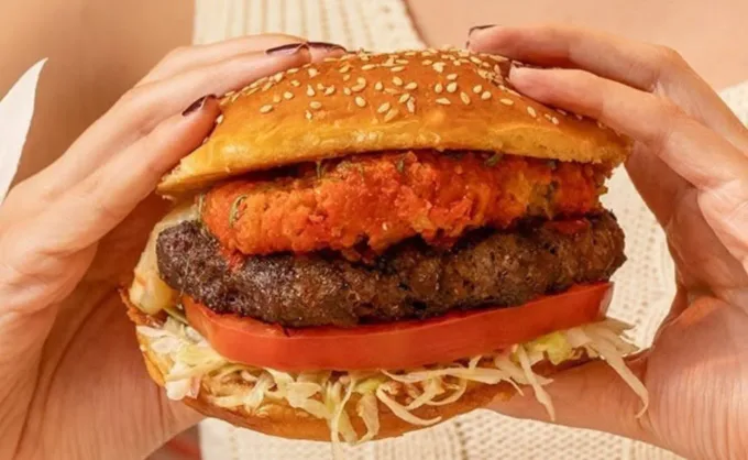 "Sí puedes comer hamburguesas y continuar con la dieta " Vanessa Sierra. Aquí su recomendación — Gastronomía en Monterrey, Nuevo León