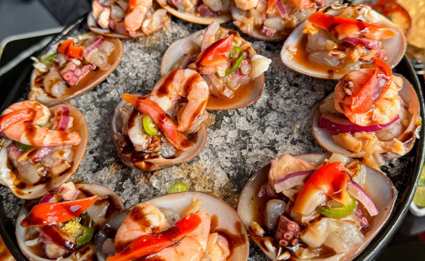Tres restaurantes familiares de mariscos sinaloenses en Cumbres