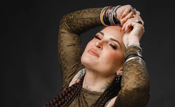 Betty Ayala. Fuerte, alegre y referente: La fusión de música y empoderamiento femenino que conquista Nuevo León