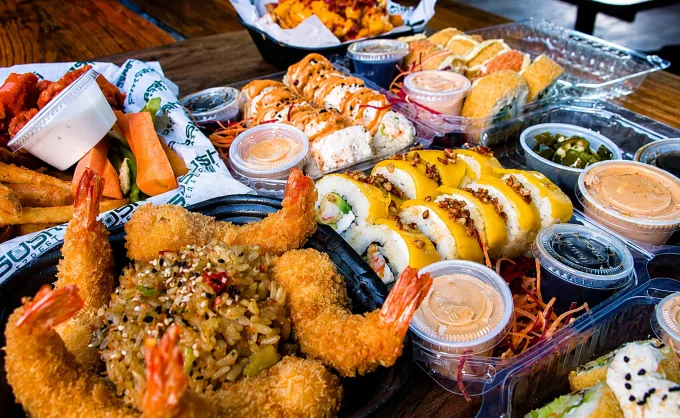 En Monterrey el sushi ya no es únicamente de restaurante, evolucionó a un antojo callejero y accesible disponible en food trucks, mercados y puestitos