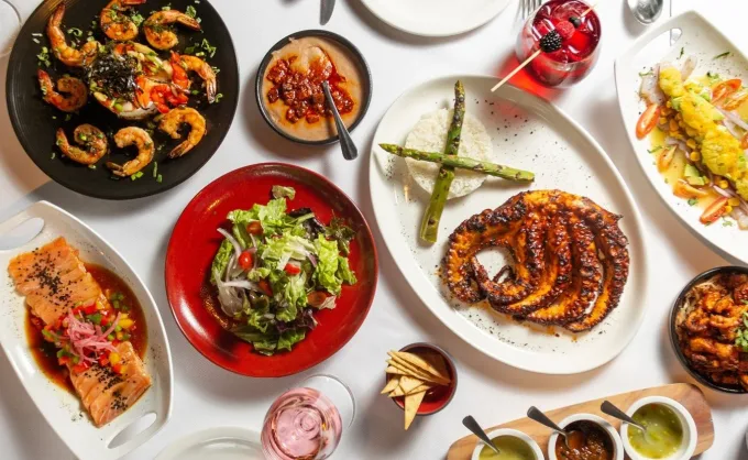 El jueves 18 juega México, ¿y si ese también es el festejo de papá? Aquí cortes de carne, variedad de cócteles, pantallas y ambiente familiar en San Pedro