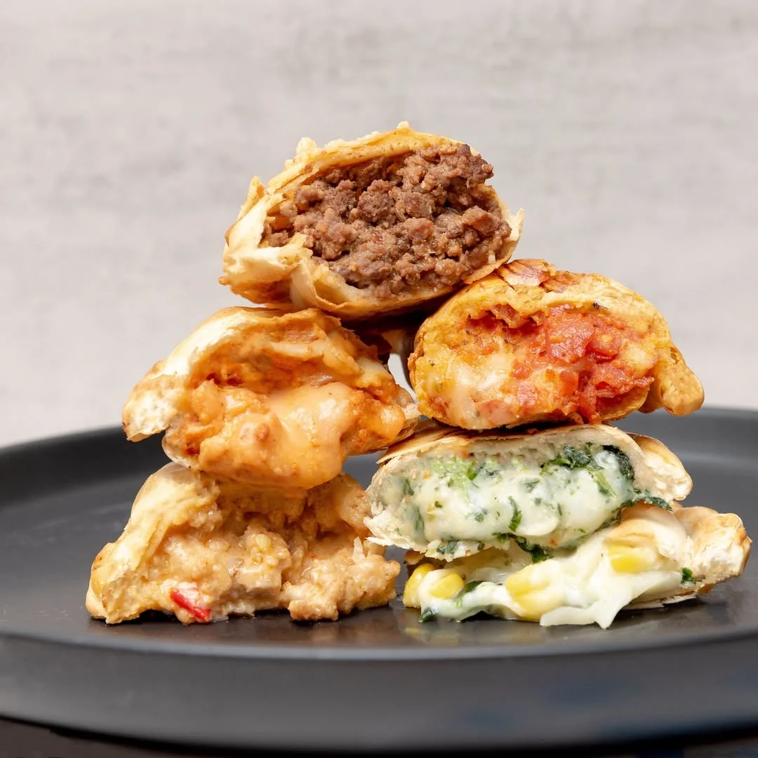 El fútbol y la gastronomía tienen todo que ver, ¿sabías que hay 6 emprendimientos de ex-jugadores de Tigres y Rayados en MTY? Pizzas, empanadas, chorizo y postres