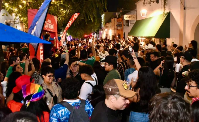 Uno pensaría que durante el Mundial los principales centros de vida nocturna estarían llenos, sin embargo Barrio Antiguo se lleva el protagonismo. ¿Qué lo distingue?