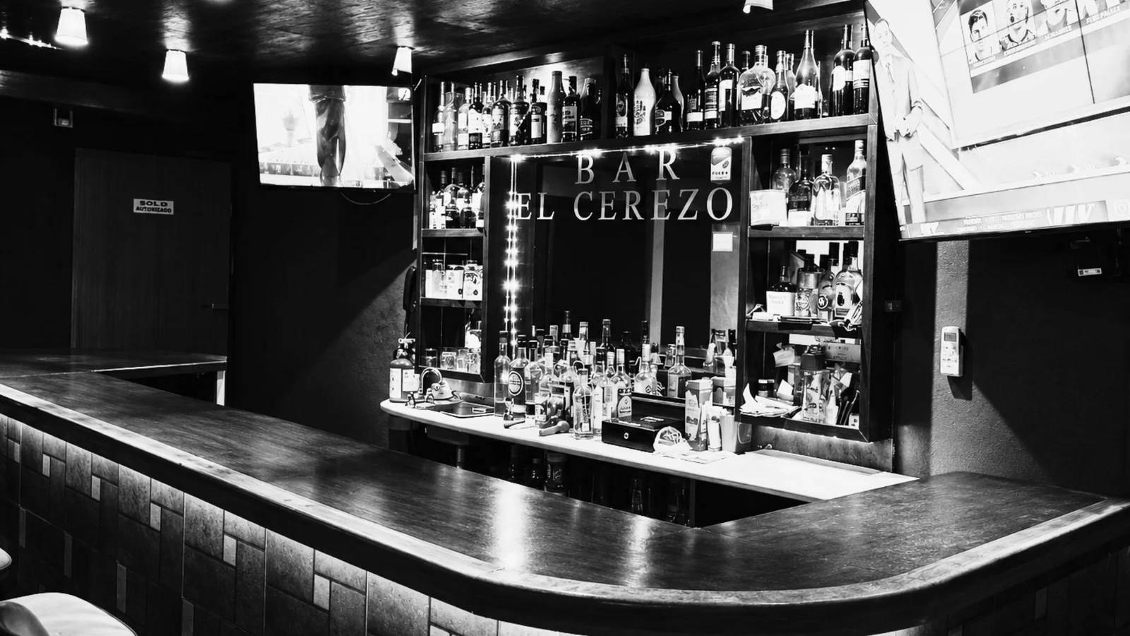 Ruta de cantinas. Bar El Cereso: en SPG, esta cantina que ofrece mariscos, frijoles charros de cortesía y Mamajuana, licor tradicional de República Dominicana