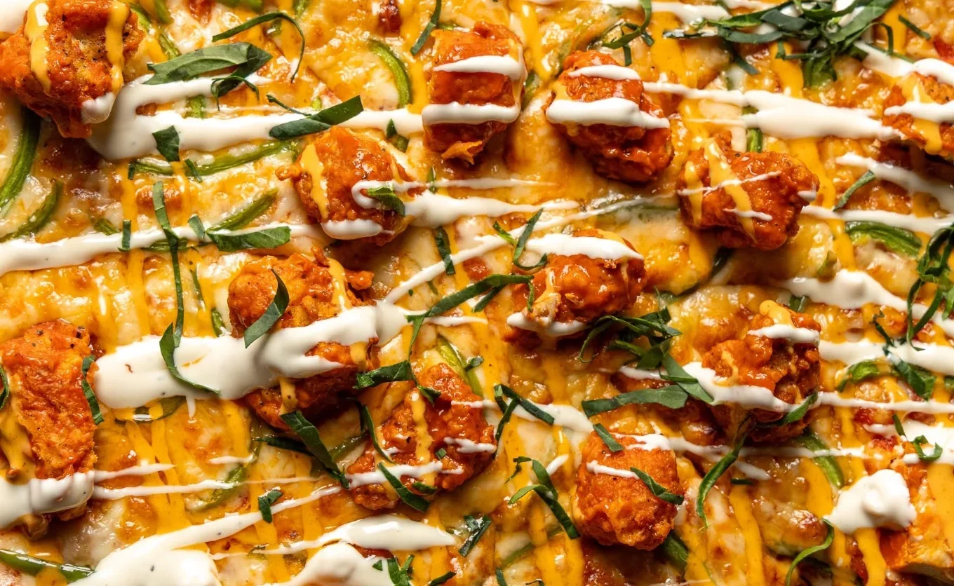 Tres pizzas llenadoras de boneless en Escobedo