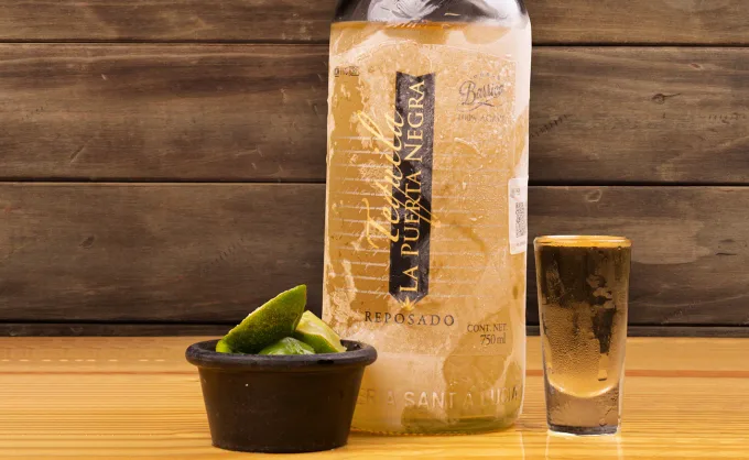 Especial. Elaborado en los Altos de Jalisco y reposado durante meses, el tequila "La Puerta Negra" de Noreste Grill es ejemplo de herencia y tradición mexicana
