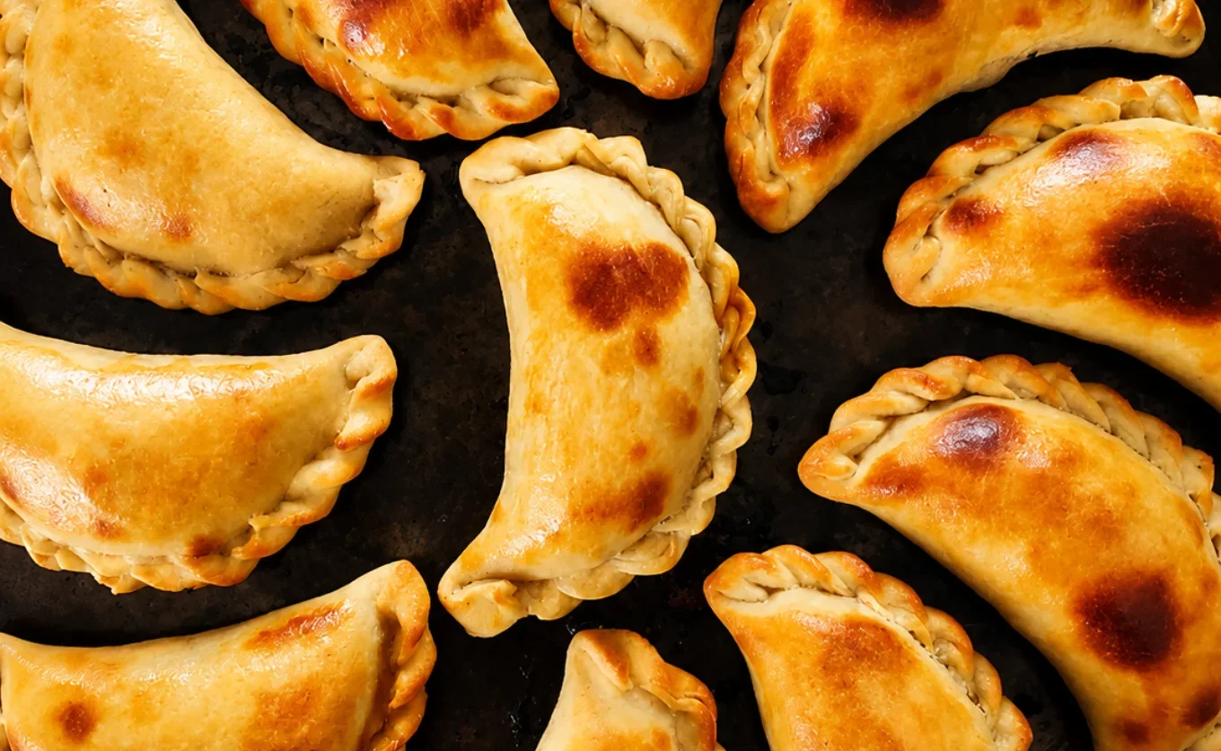 "España salvó al fútbol", dicen los aficionados, pero en Monterrey la gastronomía argentina sigue en el juego: cortes de carne, empanadas y gelato artesanal