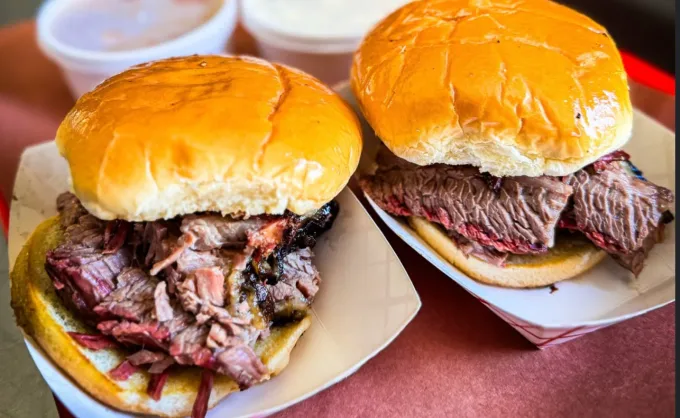 Tres BBQ recomendados para probar el verdadero sabor texano en Laredo
