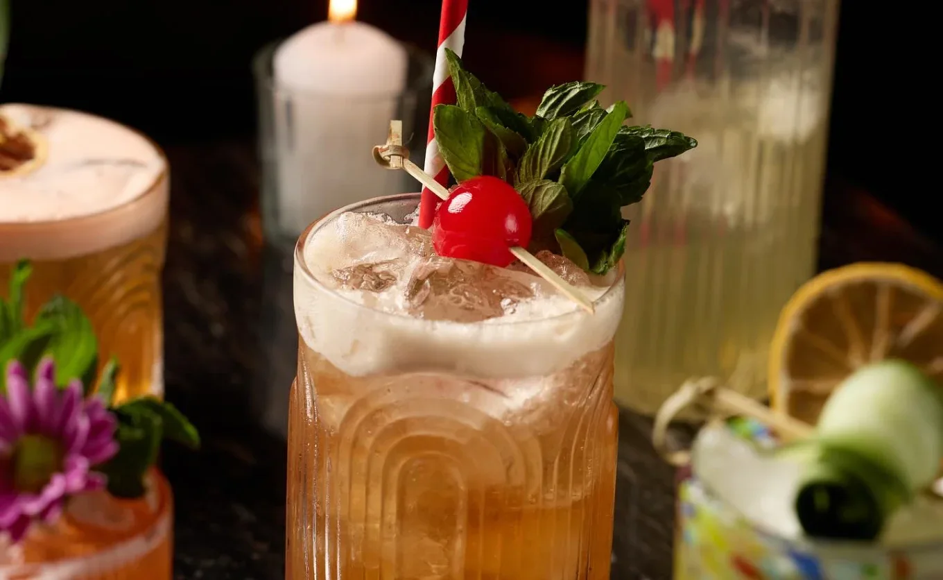 Otros países organizan rutas de 'bar hopping', recorrido de varios bares en una noche, para turistas y locales. ¿Por qué MTY no tiene la suya? Aquí nuestra propuesta