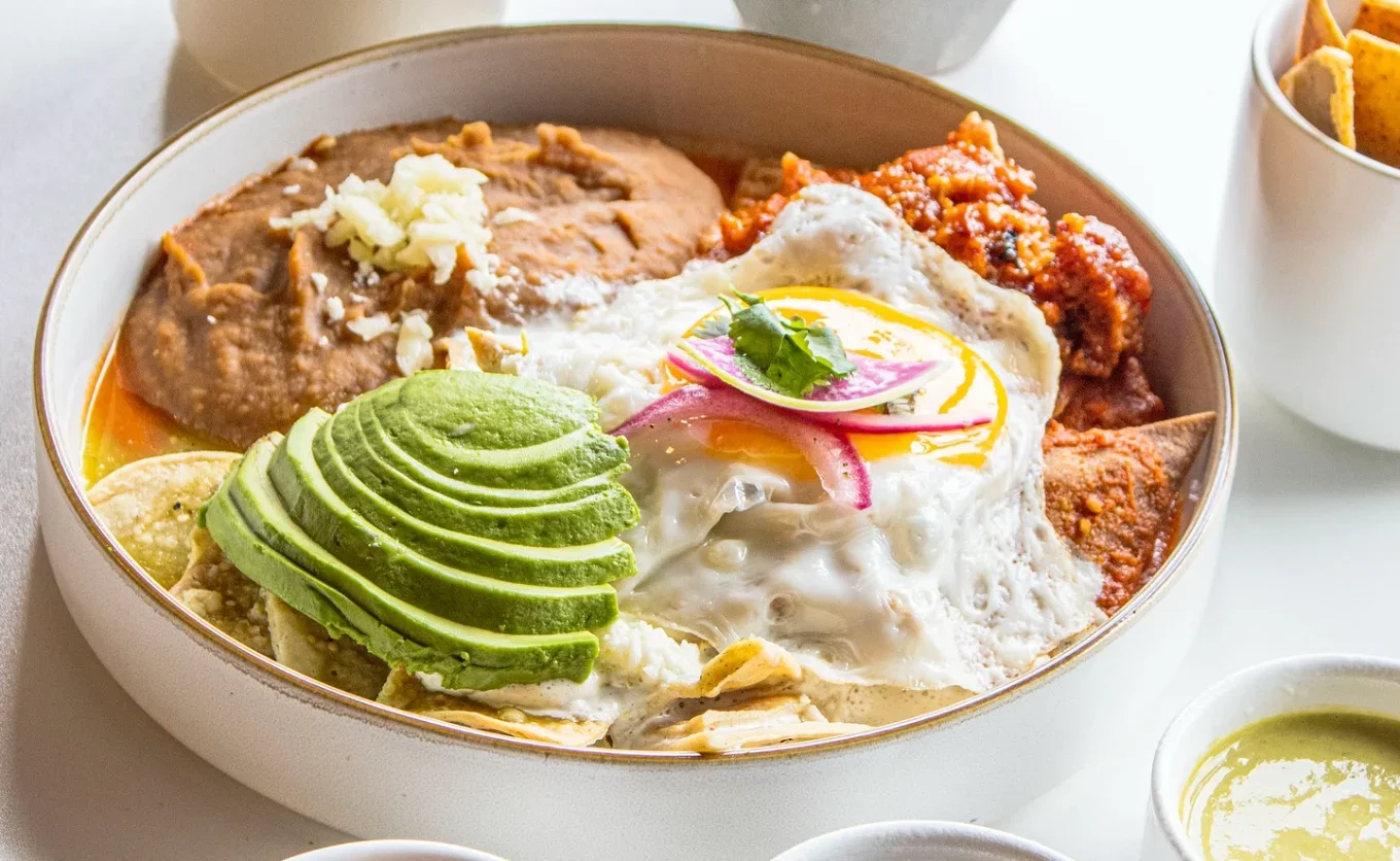 Tres chilaquiles populares en restaurantes de San Jemo