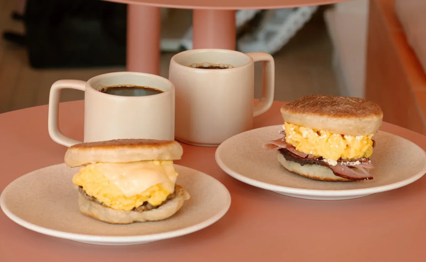 Las coffee party siguen en tendencia, ahora es el turno de BreAd de organizar una