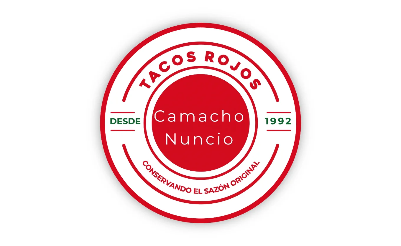 Taquerías icónicas. Camacho Nuncio: desde 1992 en SNN, su receta tiene más de 75 años, ofrecen tacos rojos asados al carbón, la gente dice que "no hay otros iguales"