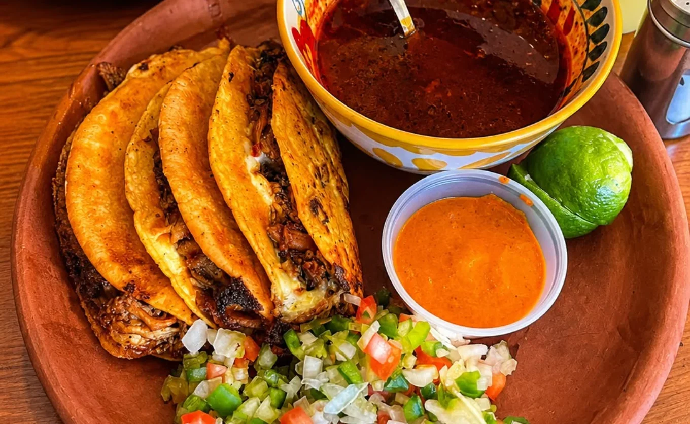 “Como chef, busco lugares donde el sabor hable por sí solo, y aquí lo hace con una pasión que se siente desde el primer bocado”: una recomendación de Cristian Garza — Gastronomía en Monterrey, Nuevo León
