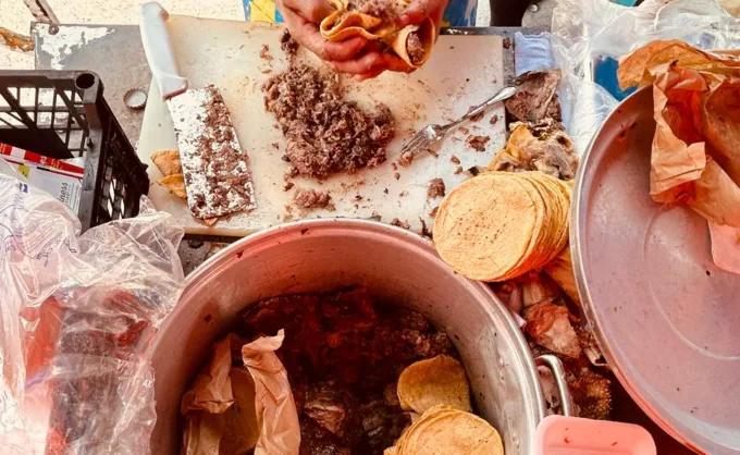“Los mercados sirven la mejor barbacoa, esas que no tienen nombre y solo dicen ‘Barbacoa por Kilos’”: aquí la recomendación de Ricci Pérez