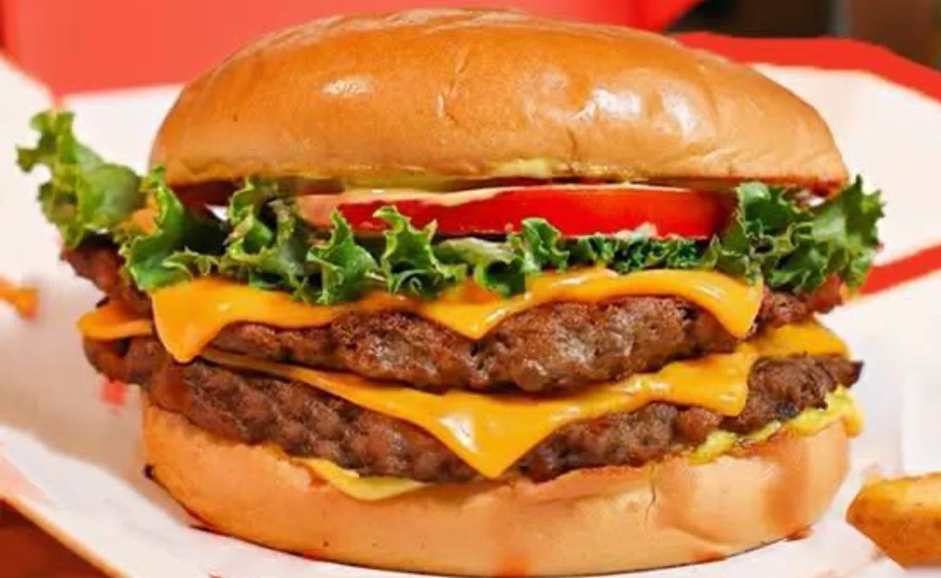 Esta propuesta local está apostando por hamburguesas al estilo americano, con variedad de aderezos, ambiente informal y porciones generosas