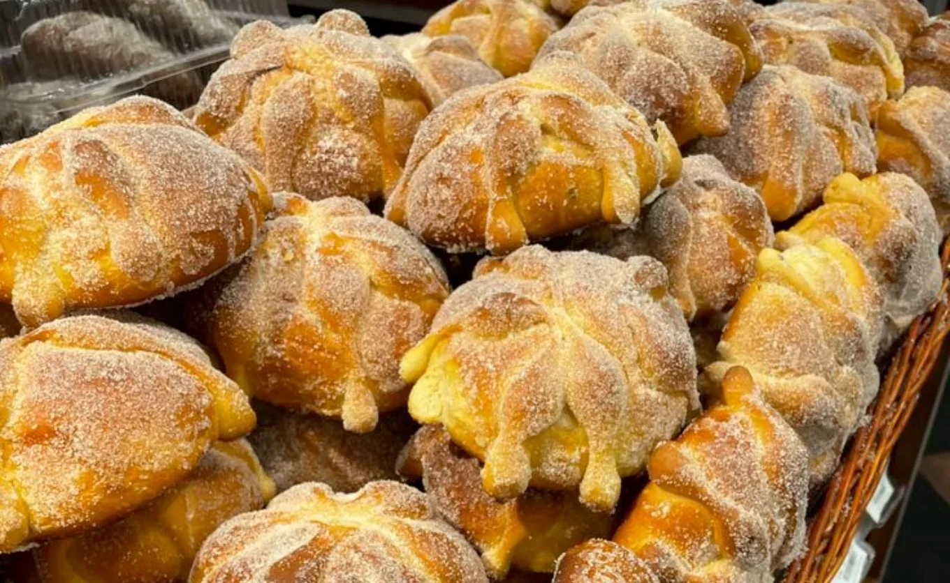 ¿Celebrarías Halloween o Día de Muertos en agosto? Nosotros no, pero los supermercados ya se adelantaron con disfraces, decoraciones y postres