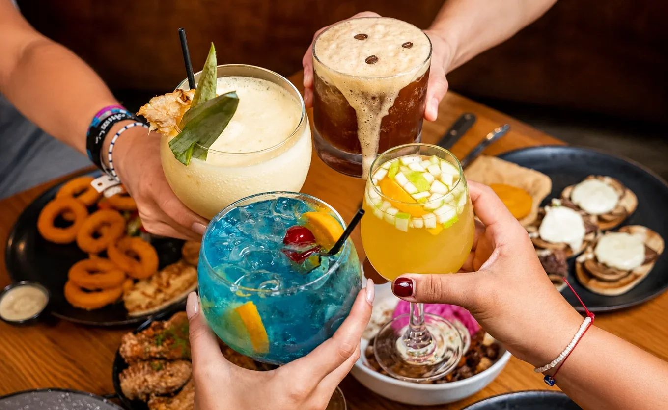 A diferencia de los platillos, los 'drinks' pueden tener nombres muy inusuales y fuera de contexto. Aquí el top 6 más raros que encontramos